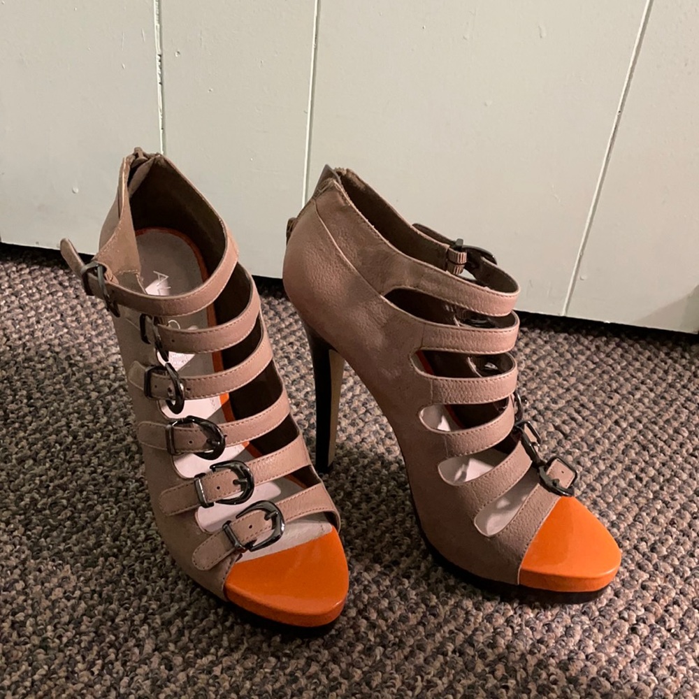 🚨🚨Like NEW Pumps 🚨🚨